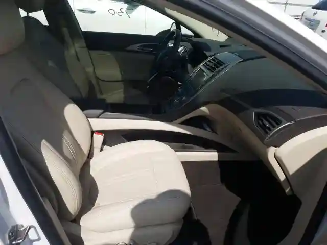 3LN6L5MU6KR621706 2019 LINCOLN MKZ RESERVE II-4