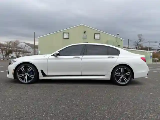 WBA7F0C52JGM22412 2018 BMW 750 I-4