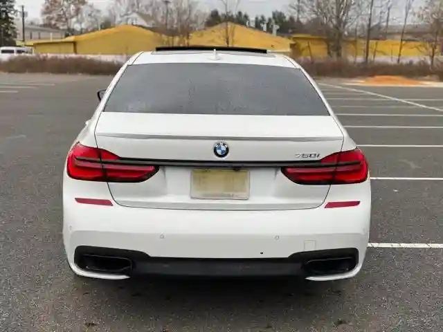WBA7F0C52JGM22412 2018 BMW 750 I-5