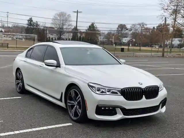 WBA7F0C52JGM22412 2018 BMW 750 I-2