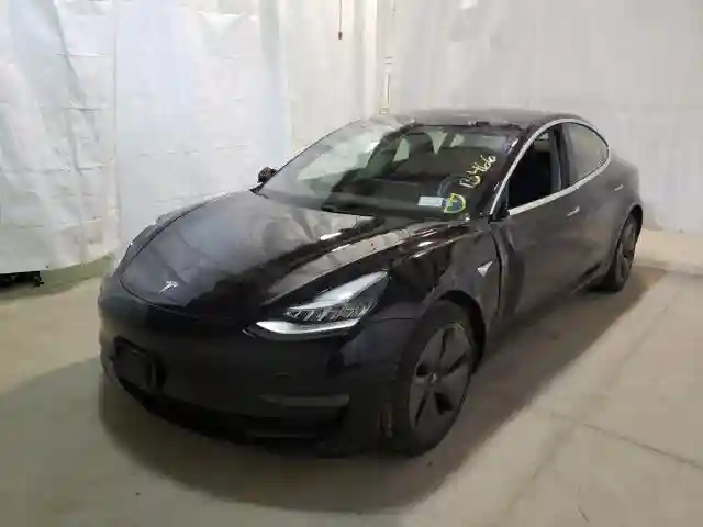 5YJ3E1EA5JF157340 2018 TESLA MODEL 3-1