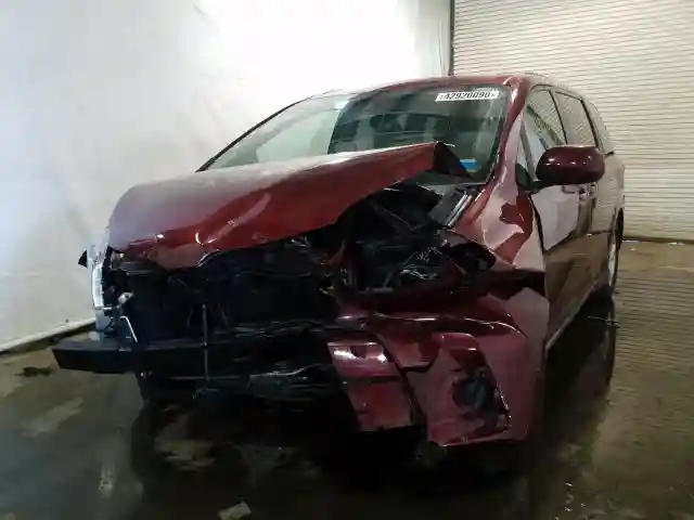 5TDKZ3DC0JS930354 2018 TOYOTA SIENNA LE-1