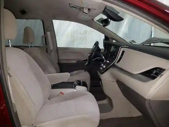 5TDKZ3DC0JS930354 2018 TOYOTA SIENNA LE-4