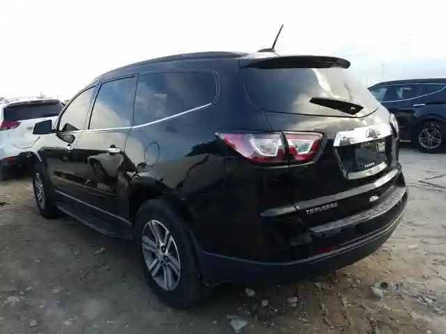 1GNKRHKD1HJ157899 2017 CHEVROLET TRAVERSE LT-2