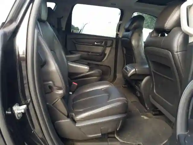 1GNKRHKD1HJ157899 2017 CHEVROLET TRAVERSE LT-5