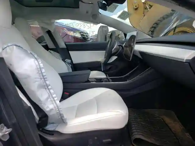 5YJ3E1EBXJF079453 2018 TESLA MODEL 3-4