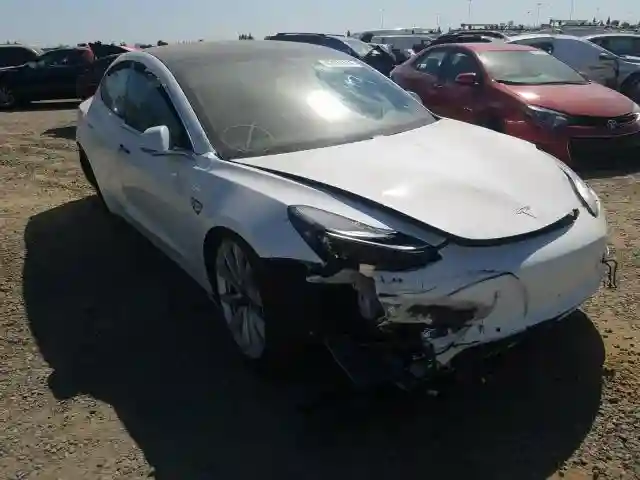 5YJ3E1EA9KF402318 2019 TESLA MODEL 3-0