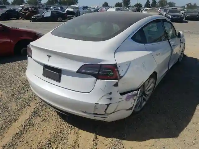 5YJ3E1EA9KF402318 2019 TESLA MODEL 3-3