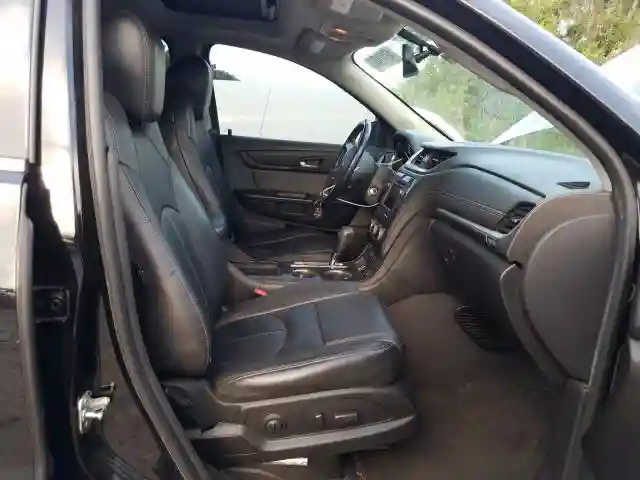 1GNKRHKD1HJ157899 2017 CHEVROLET TRAVERSE LT-4
