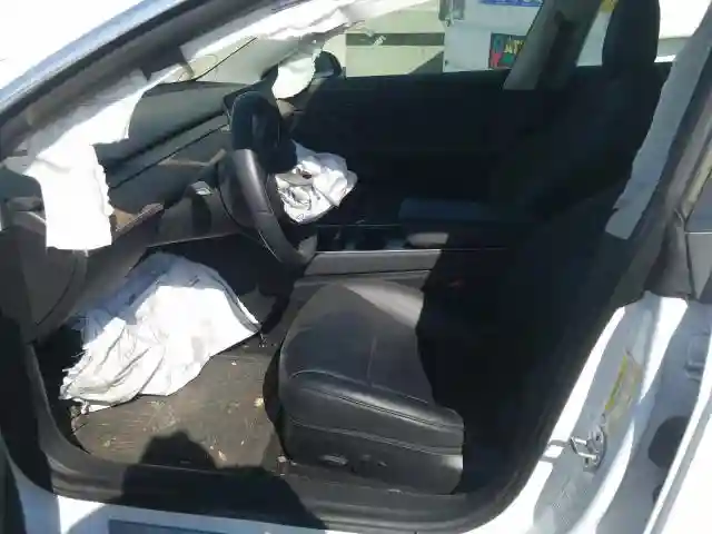 5YJ3E1EA9KF402318 2019 TESLA MODEL 3-4