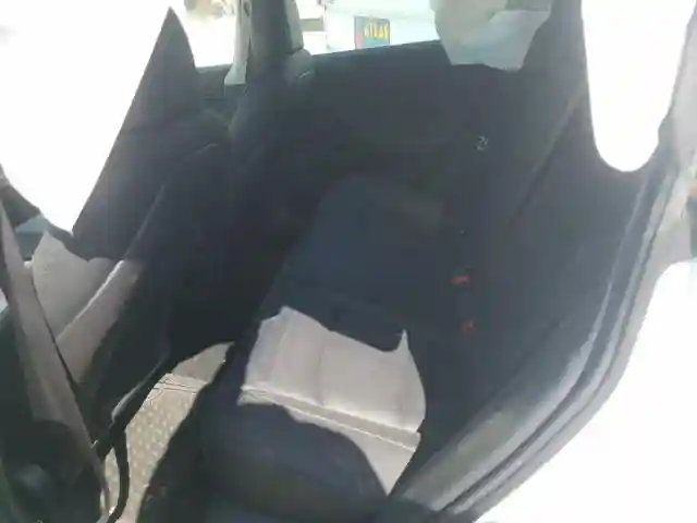 5YJ3E1EA9KF402318 2019 TESLA MODEL 3-5