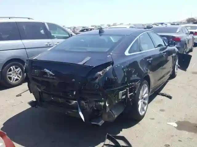 SAJWA1C71G8W02781 2016 JAGUAR XJ-3