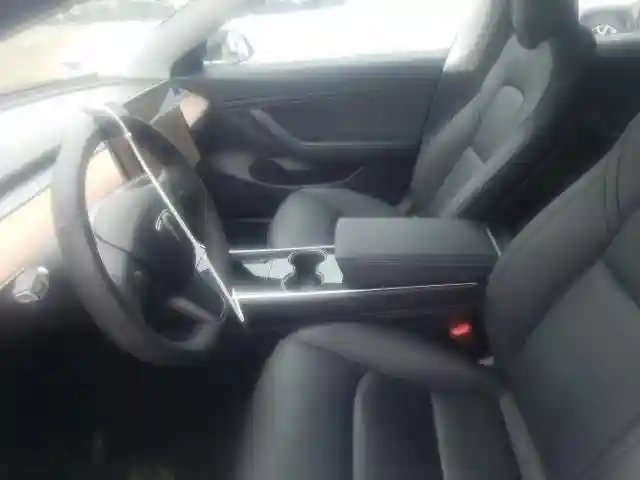 5YJ3E1EB3JF118884 2018 TESLA MODEL 3-4