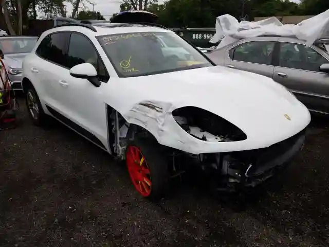 WP1AA2A53JLB03662 2018 PORSCHE MACAN-0