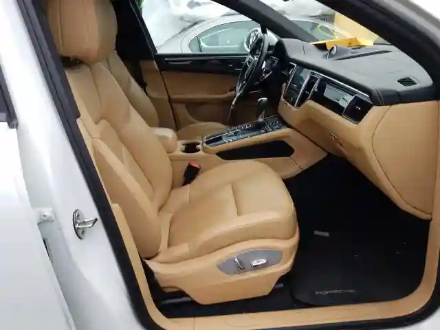 WP1AA2A53JLB03662 2018 PORSCHE MACAN-4