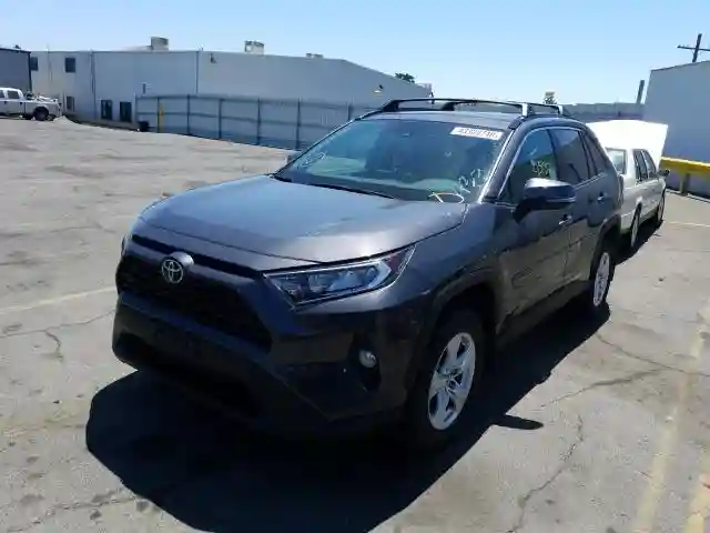 2T3P1RFV9KW027148 2019 TOYOTA RAV4 XLE-1