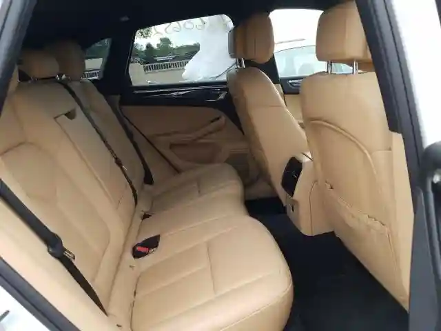 WP1AA2A53JLB03662 2018 PORSCHE MACAN-5