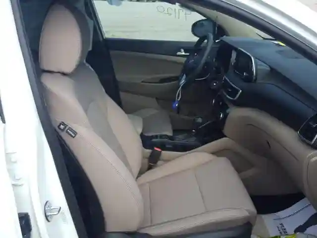 KM8J2CA40KU056769 2019 HYUNDAI TUCSON SE-4