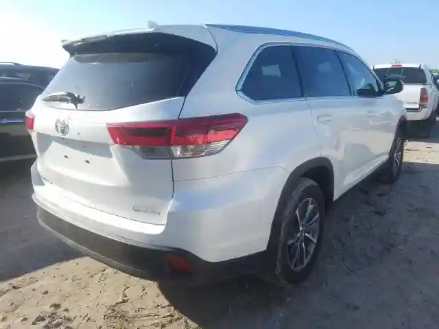 5TDJZRFH8KS626004 2019 TOYOTA HIGHLANDER SE-3