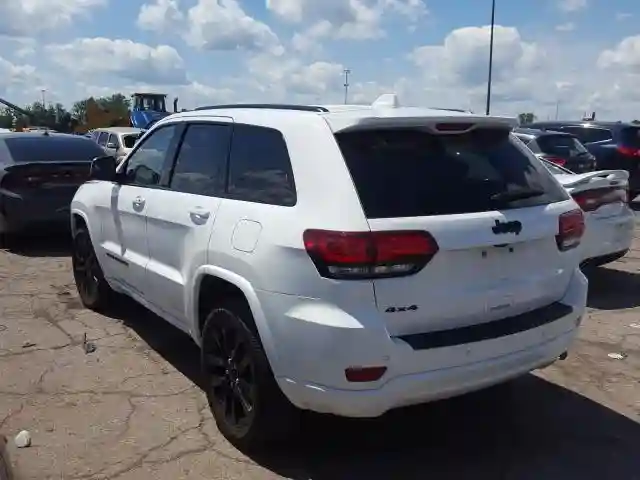 1C4RJFAG5JC491717 2018 JEEP GRAND CHEROKEE LAREDO-2