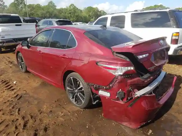 4T1BZ1HKXJU505897 2018 TOYOTA CAMRY XSE-2