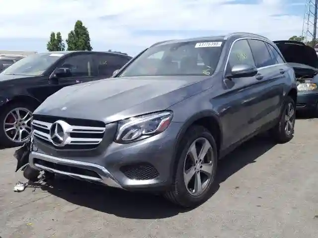 WDC0G4JB8HF135569 2017 MERCEDES-BENZ GLC 300-1
