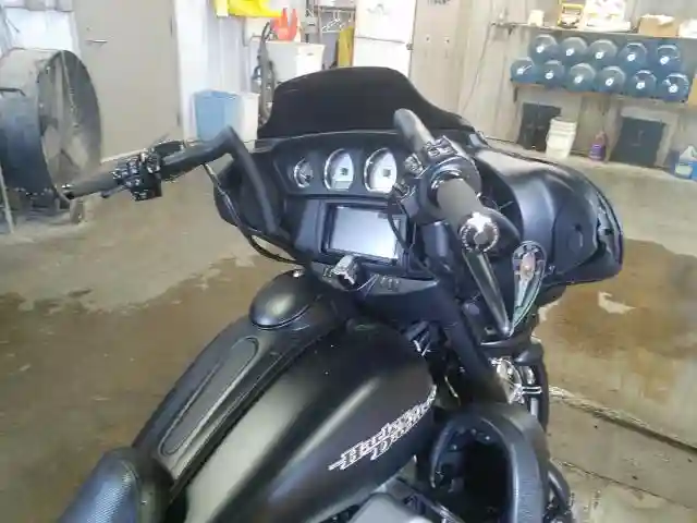 1HD1KRC38HB667096 2017 HARLEY-DAVIDSON FLHXS STREET GLIDE SPECIAL-4
