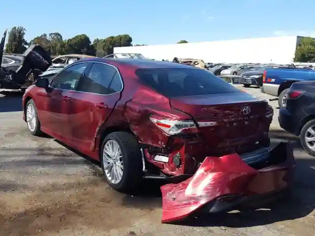 4T1B11HK4JU653700 2018 TOYOTA CAMRY L-2