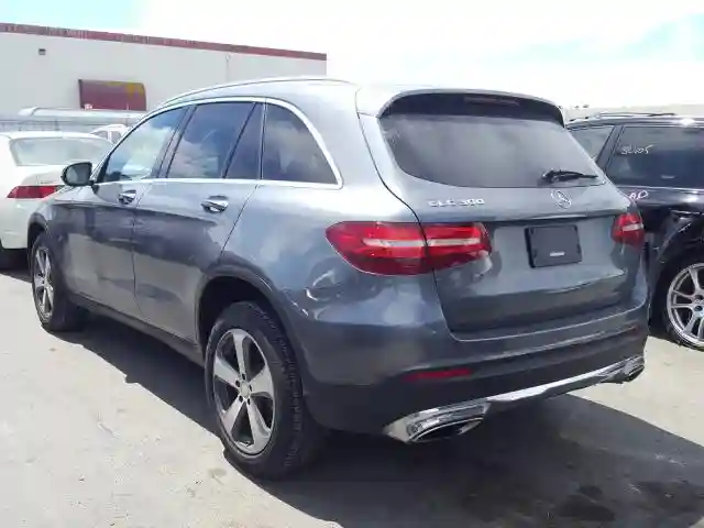 WDC0G4JB8HF135569 2017 MERCEDES-BENZ GLC 300-2