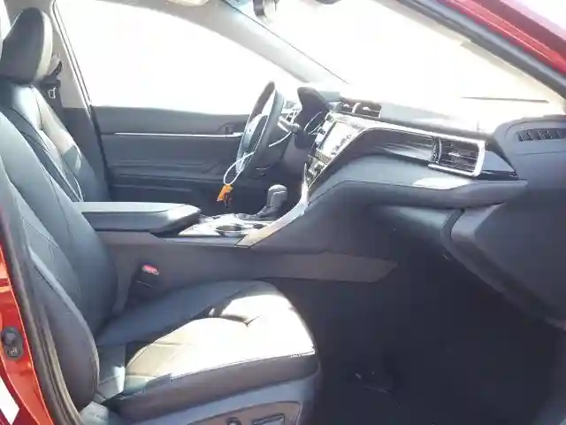 4T1B11HK4JU653700 2018 TOYOTA CAMRY L-4