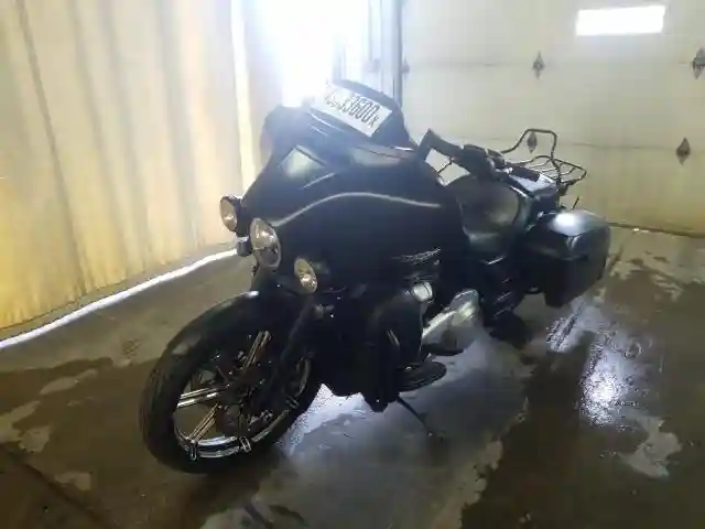 1HD1KRC38HB667096 2017 HARLEY-DAVIDSON FLHXS STREET GLIDE SPECIAL-1