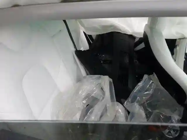 5YJ3E1EB0KF365927 2019 TESLA MODEL 3-5