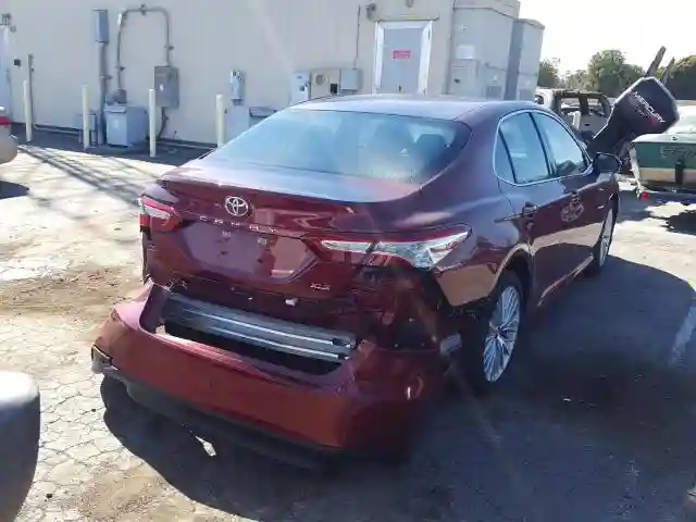 4T1B11HK4JU653700 2018 TOYOTA CAMRY L-3