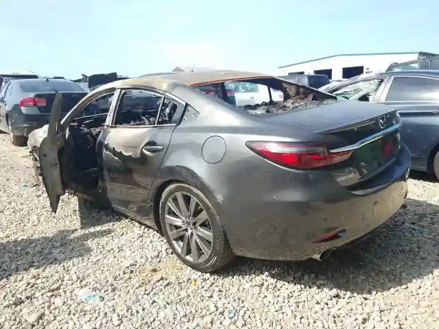 JM1GL1XY7J1304672 2018 MAZDA 6 SIGNATURE-2