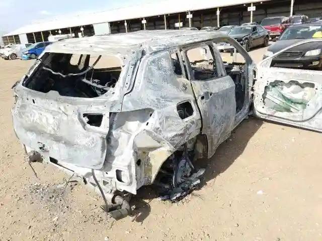 3C4NJCBB5KT636938 2019 JEEP COMPASS LATITUDE-3