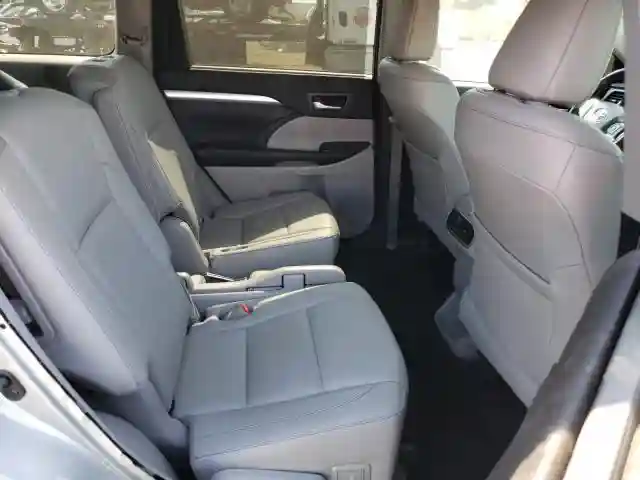 5TDJZRFH5HS386726 2017 TOYOTA HIGHLANDER SE-5