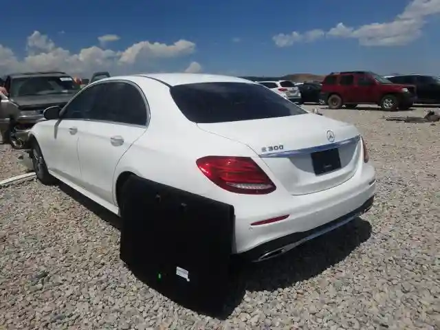 WDDZF4JB7HA057966 2017 MERCEDES-BENZ E 300-2