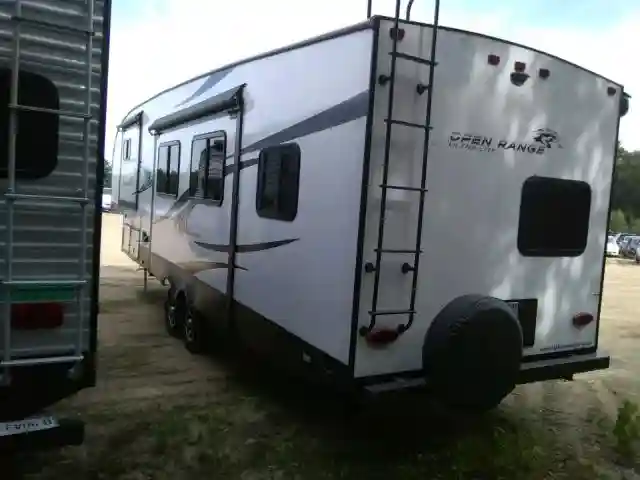 58TCH0BS4J3VA3140 2018 HIGH 5TH WHEEL-2
