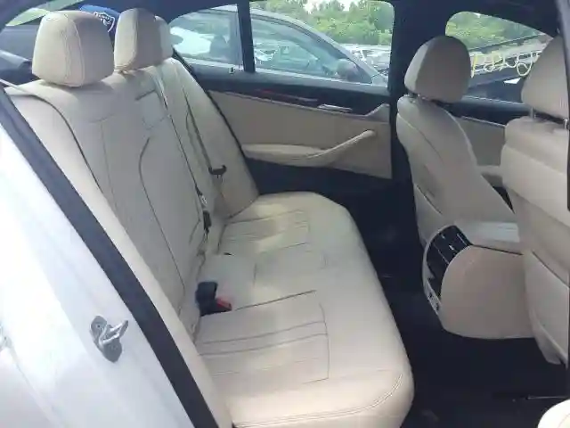 WBAJA7C57KWW48515 2019 BMW 530 XI-5