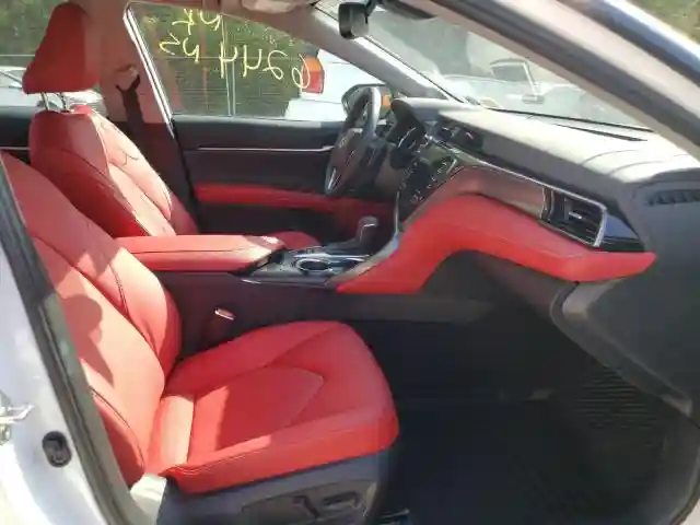 4T1BZ1HK8KU029523 2019 TOYOTA CAMRY XSE-4