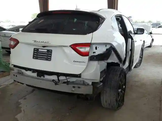 ZN661XUL6HX200001 2017 MASERATI LEVANTE LUXURY-3