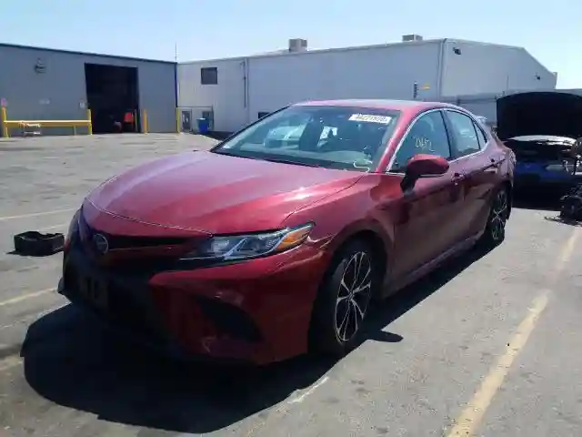 4T1B11HK6JU594990 2018 TOYOTA CAMRY L-1