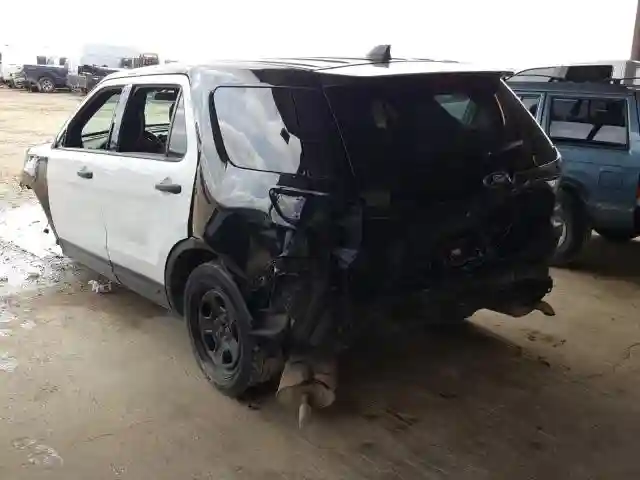 1FM5K8AR0JGA72168 2018 FORD EXPLORER POLICE INTERCEPTOR-2