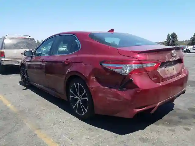 4T1B11HK6JU594990 2018 TOYOTA CAMRY L-2
