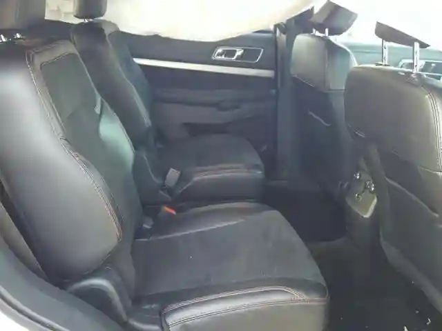 1FM5K7D8XJGB26444 2018 FORD EXPLORER XLT-5