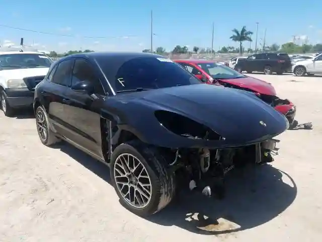 WP1AA2A55JLB03078 2018 PORSCHE MACAN-0