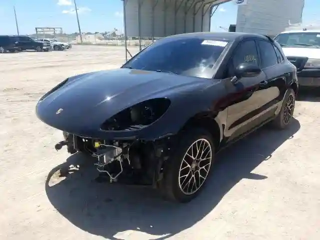 WP1AA2A55JLB03078 2018 PORSCHE MACAN-1