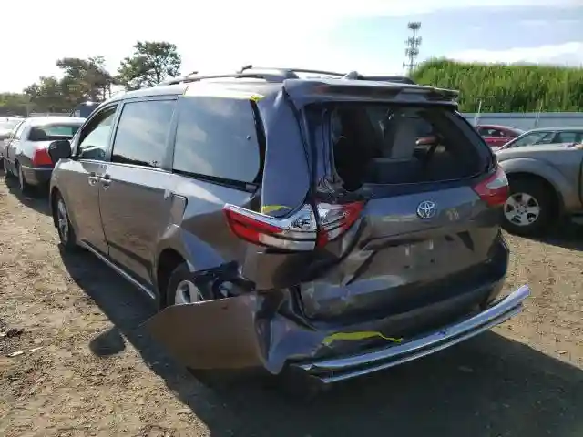 5TDKZ3DC5JS959669 2018 TOYOTA SIENNA LE-2