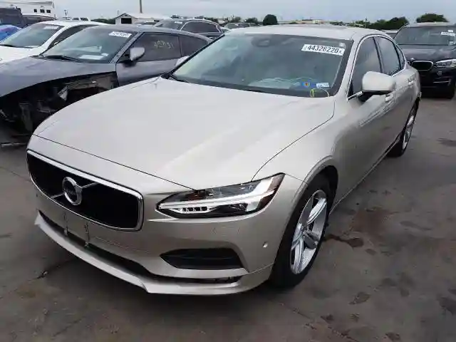 LVY982AK0JP032007 2018 VOLVO S90 T5 MOMENTUM-1