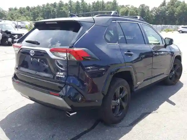 JTMEWRFV9KD516624 2019 TOYOTA RAV4 XSE-3